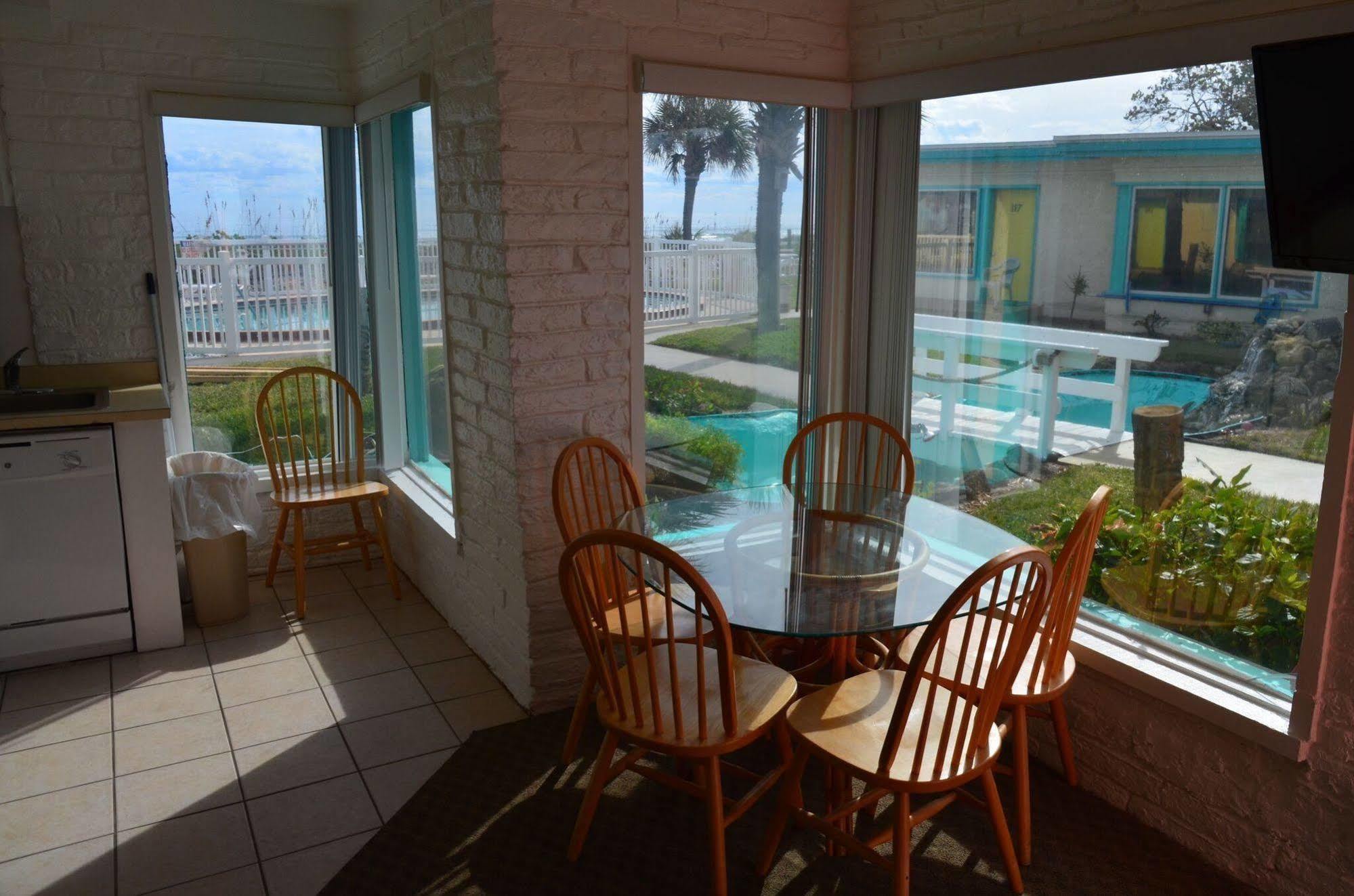 Beach Island Resort Cocoa Beach Exteriör bild