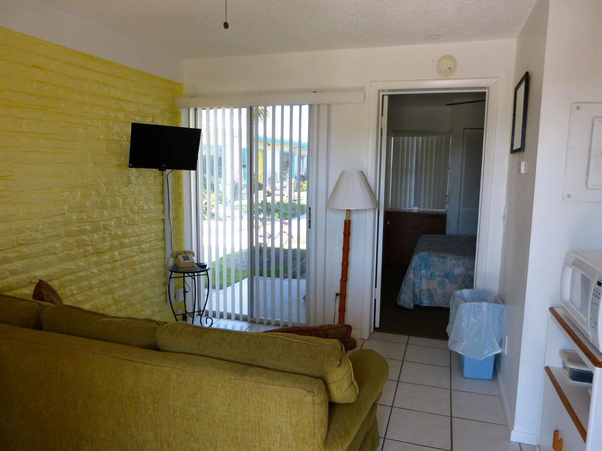 Beach Island Resort Cocoa Beach Exteriör bild